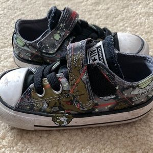 Vans Dino/space print. Size 6.